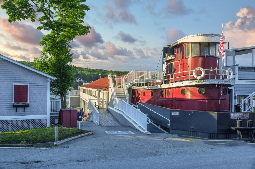 Tugboat Inn Main image 1